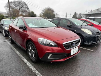 Used Volvo V40 2015 for sale - 78596065: Photo