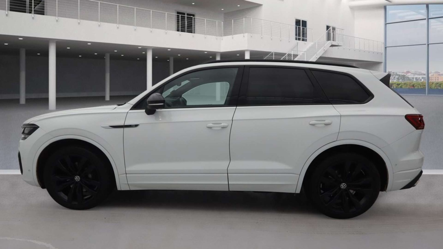 Used Volkswagen Touareg 2023 for sale - 76830881: Photo 5
