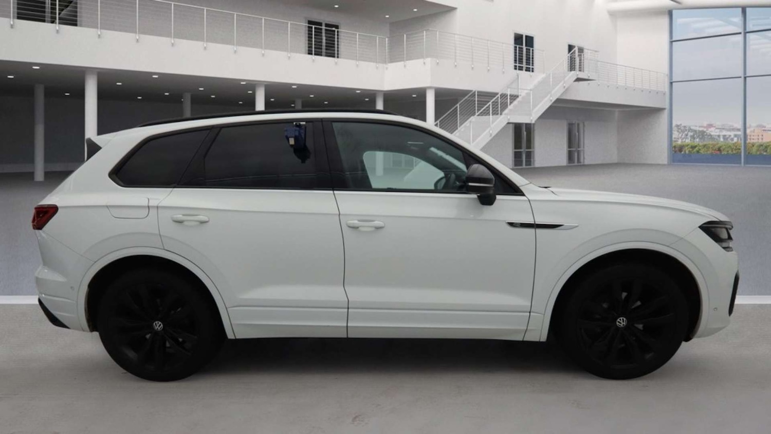 Used Volkswagen Touareg 2023 for sale - 76830881: Photo 8