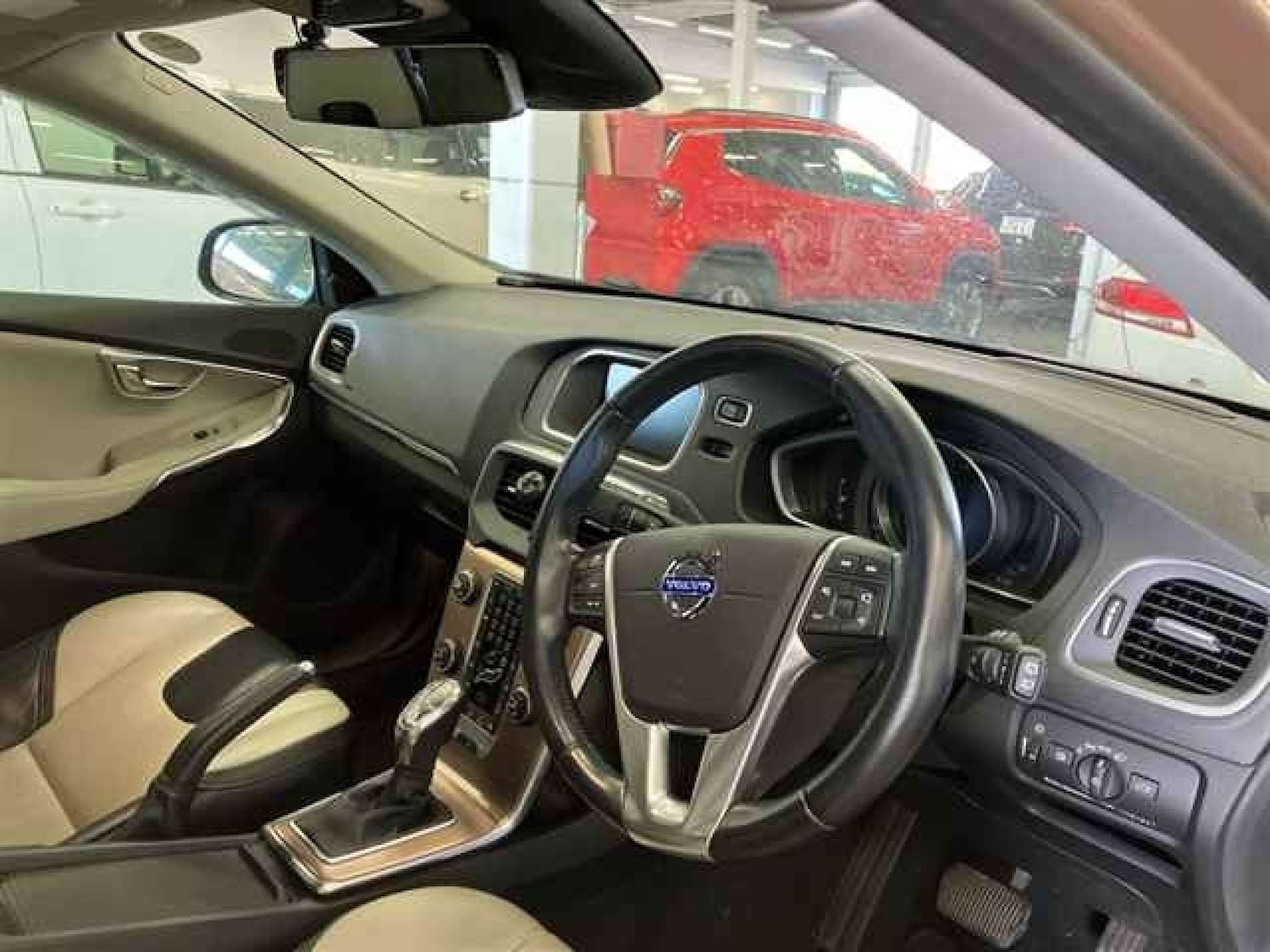 Used Volvo V40 2013 for sale - 78154372: Photo 10