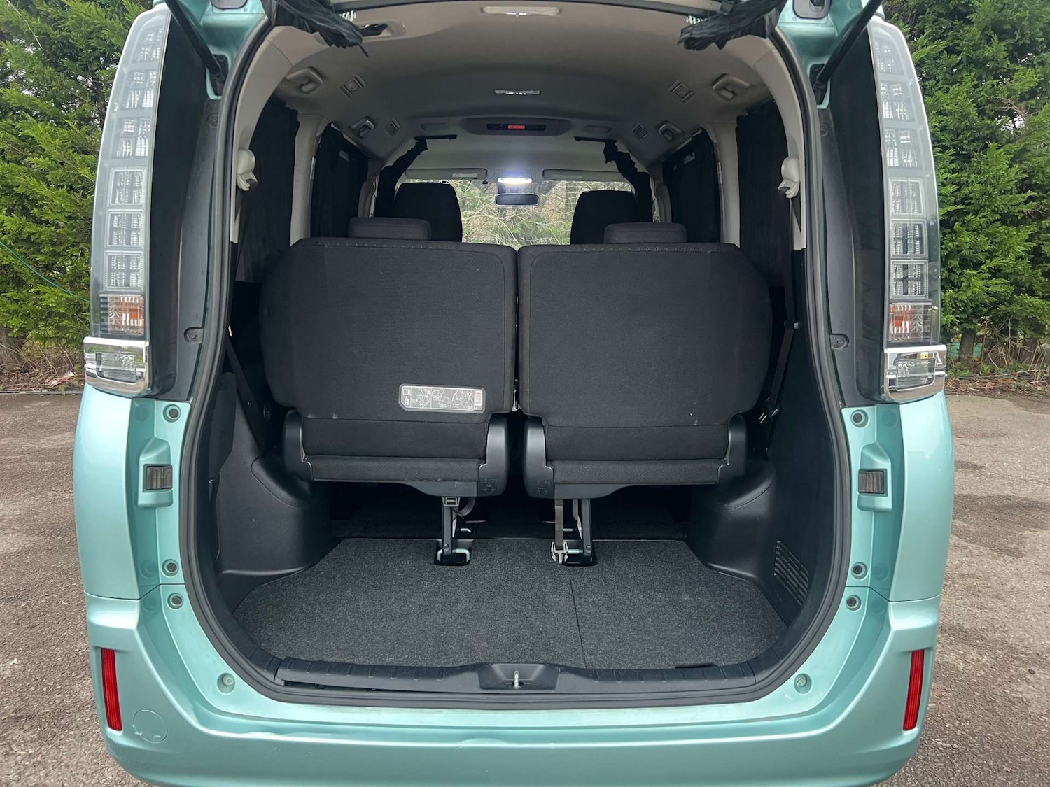 Used Toyota Voxy 2015 for sale - 76959808: Photo 13