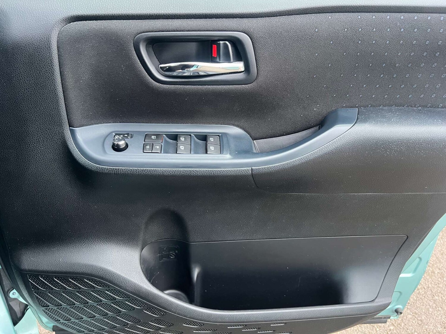 Used Toyota Voxy 2015 for sale - 76959808: Photo 15