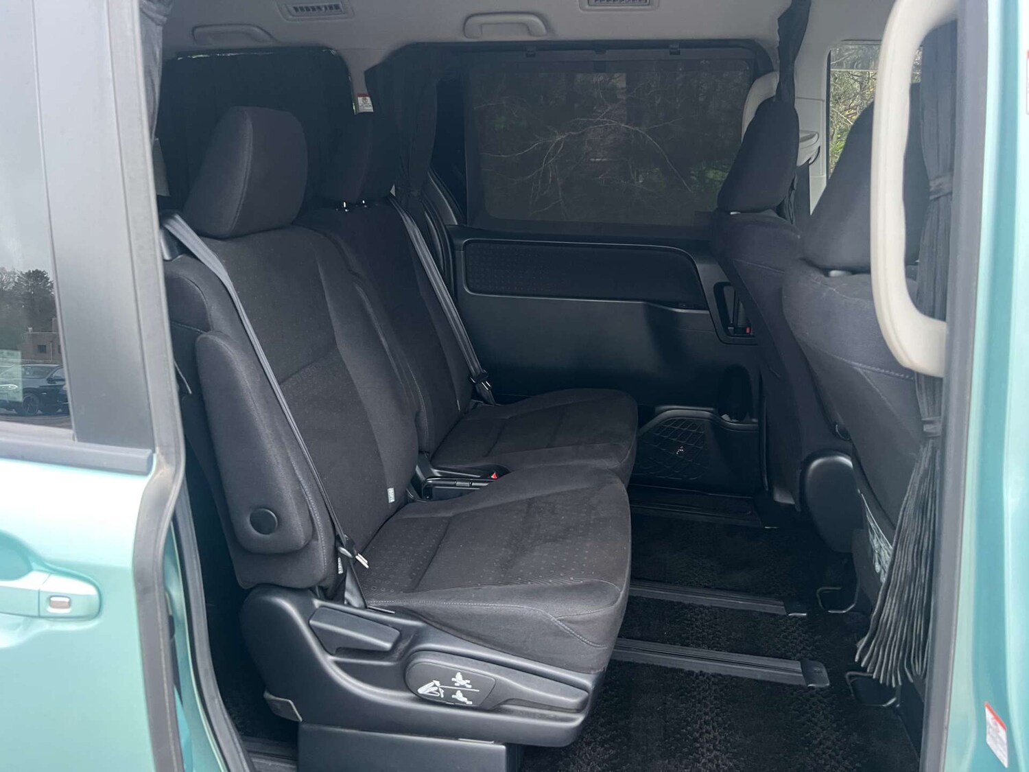 Used Toyota Voxy 2015 for sale - 76959808: Photo 21