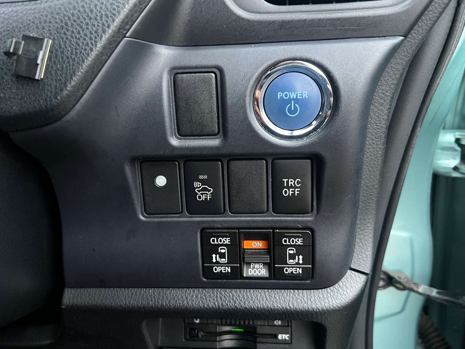 Used Toyota Voxy 2015 for sale - 76959808: Photo 25