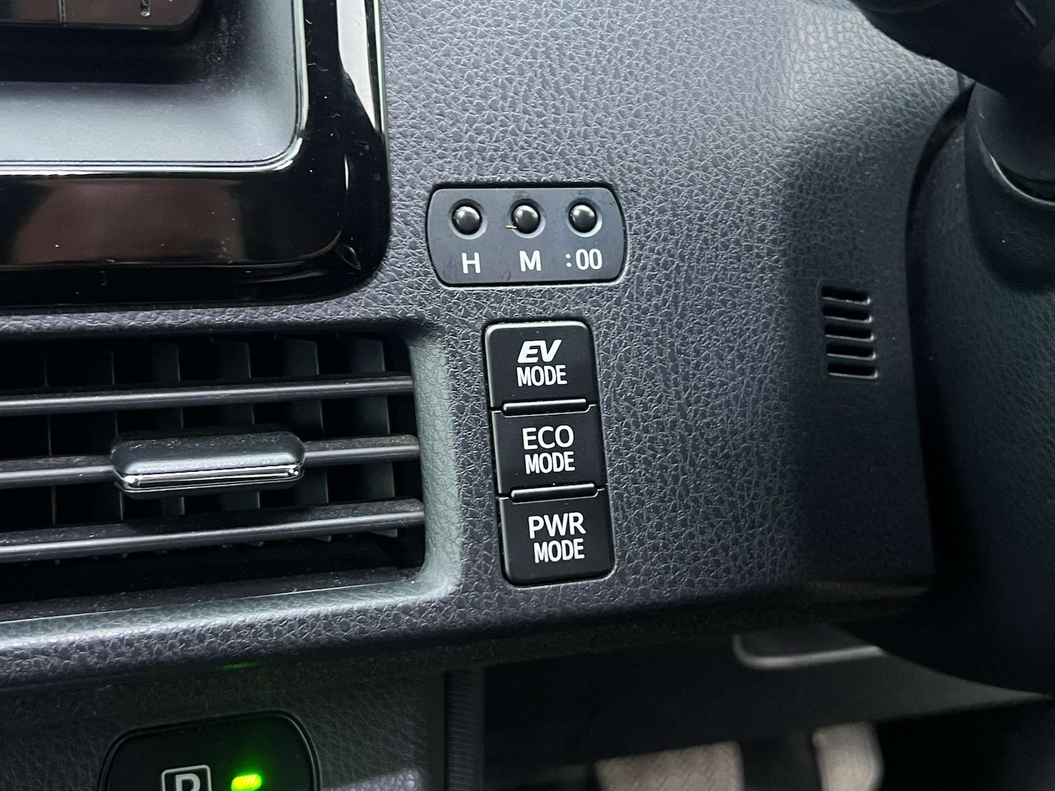 Used Toyota Voxy 2015 for sale - 76959808: Photo 28