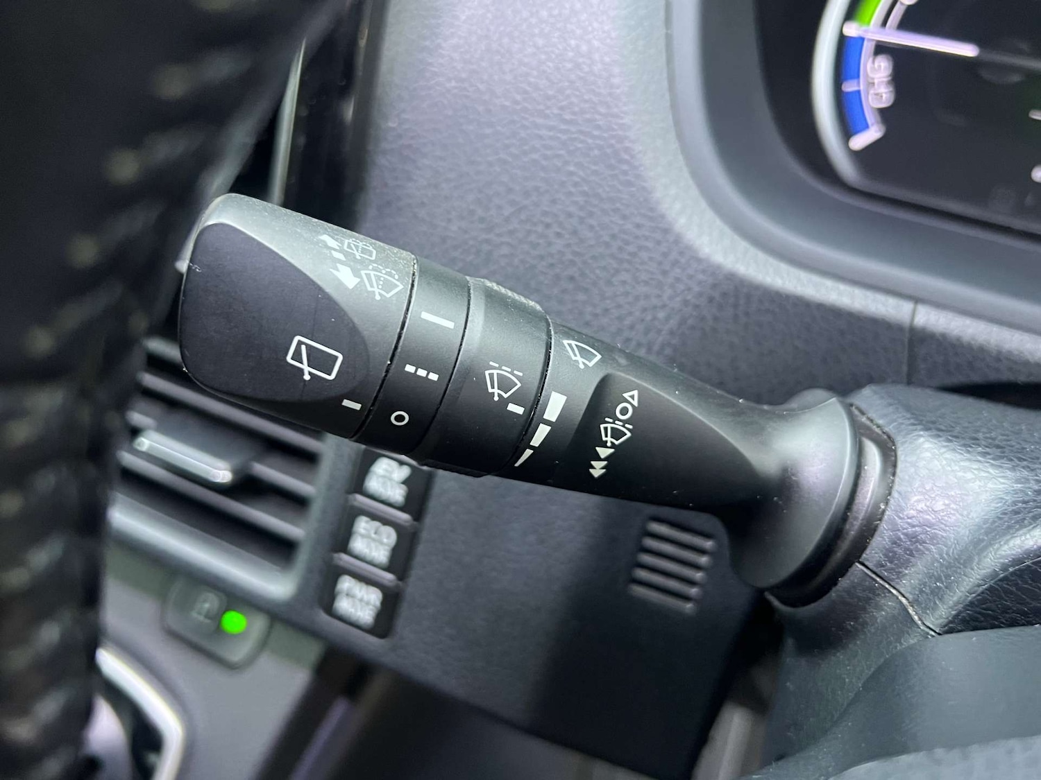 Used Toyota Voxy 2015 for sale - 76959808: Photo 31