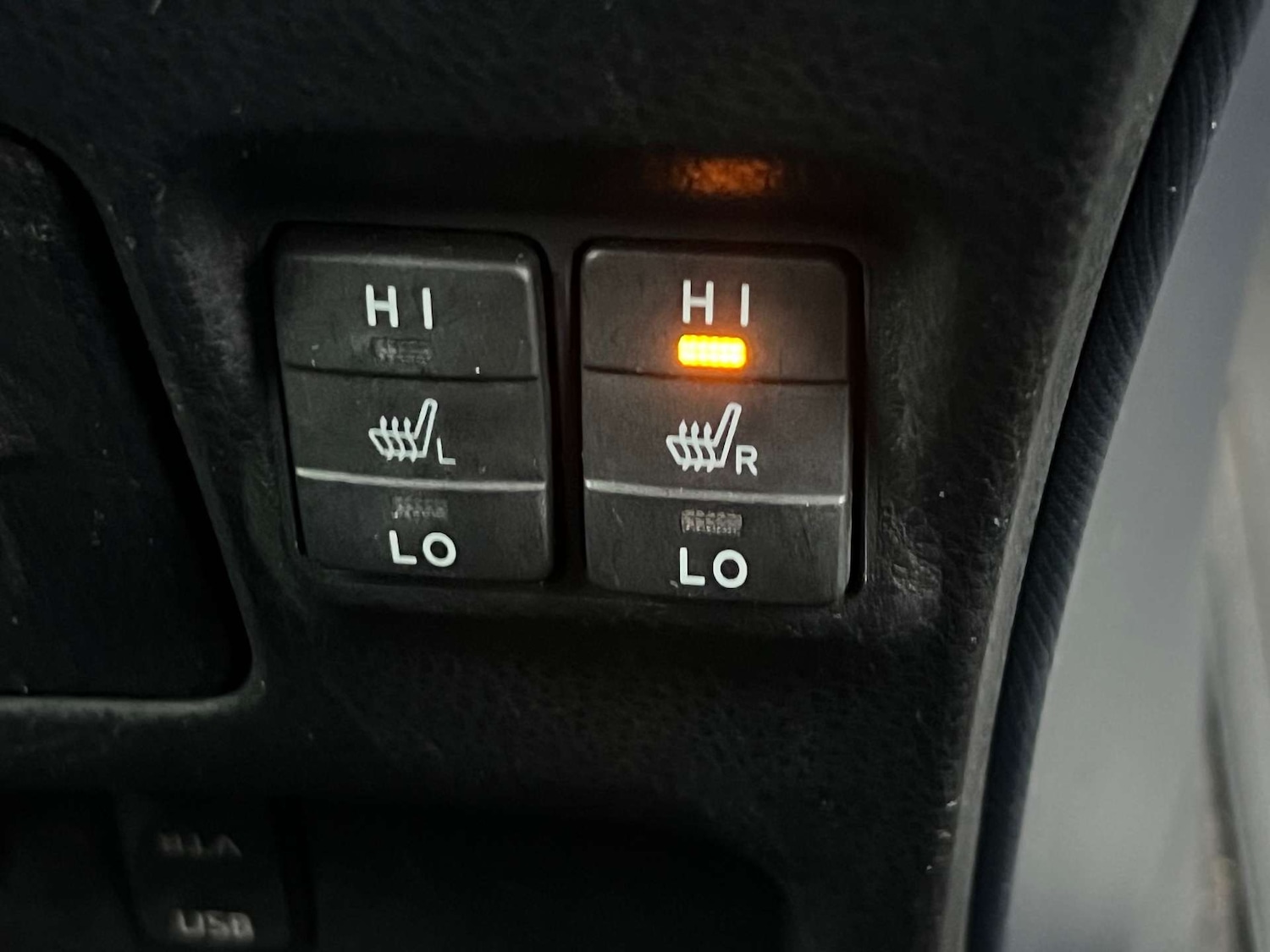 Used Toyota Voxy 2015 for sale - 76959808: Photo 41