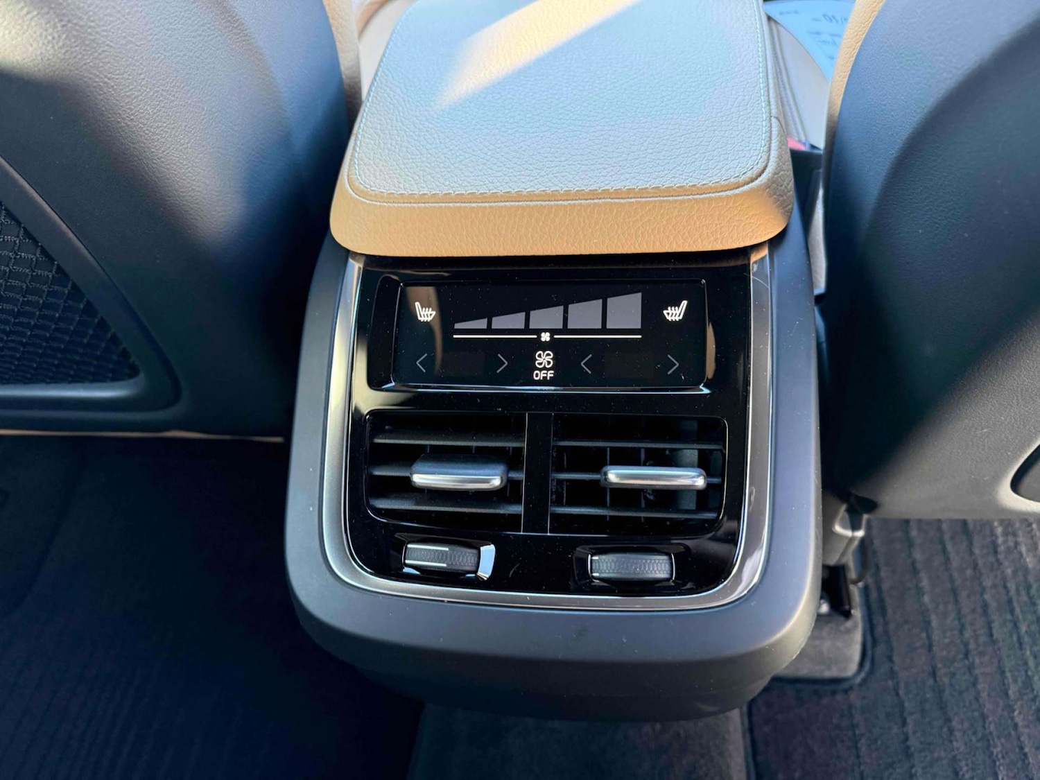 Used Volvo XC90 2016 for sale - 78150150: Photo 11