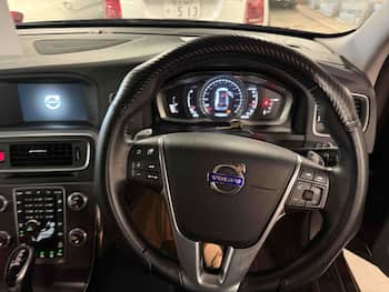 Used Volvo V60 2015 for sale - 79649342: Photo