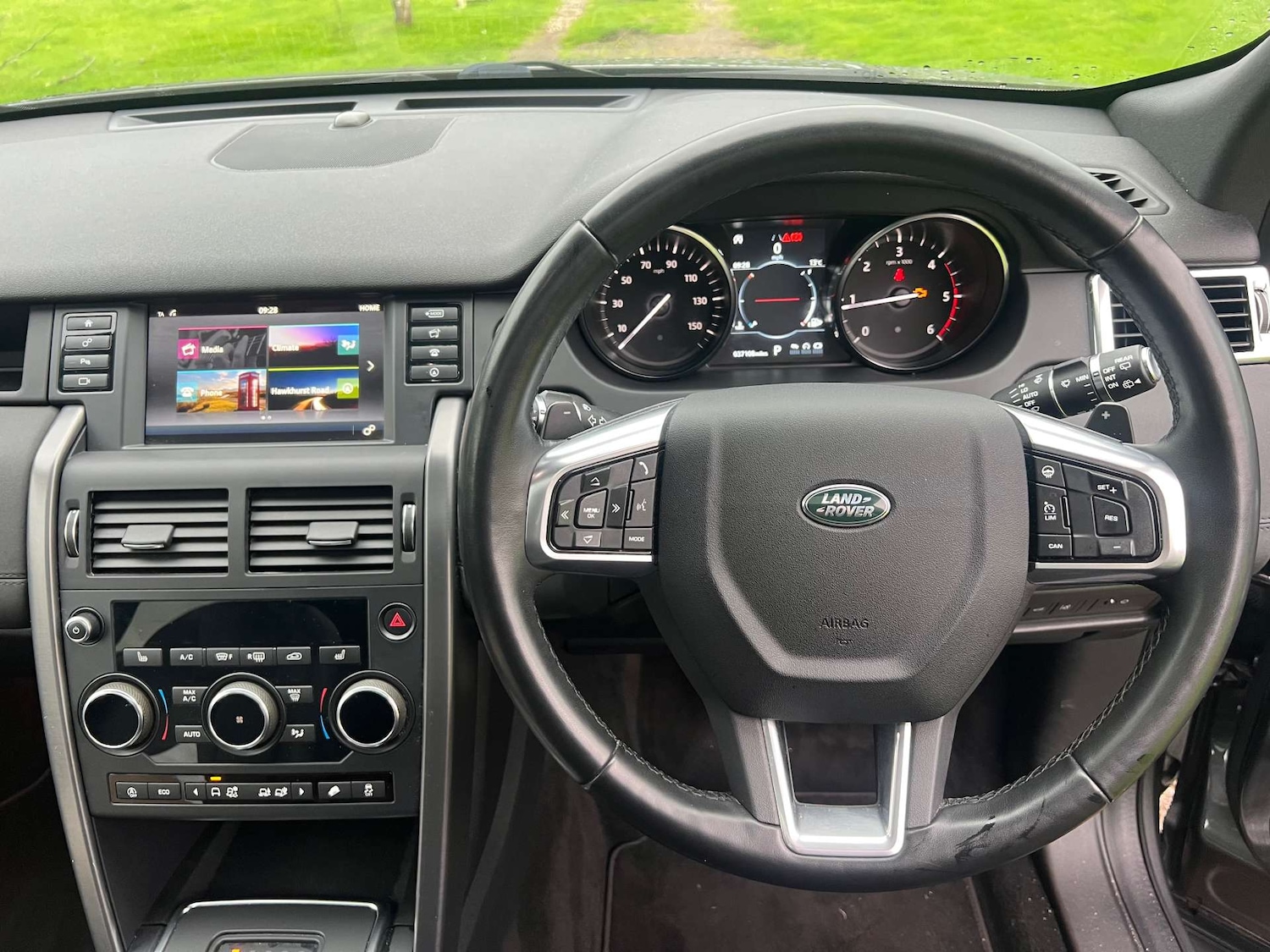 Used Land Rover Discovery Sport 2019 for sale - 76776845: Photo 2