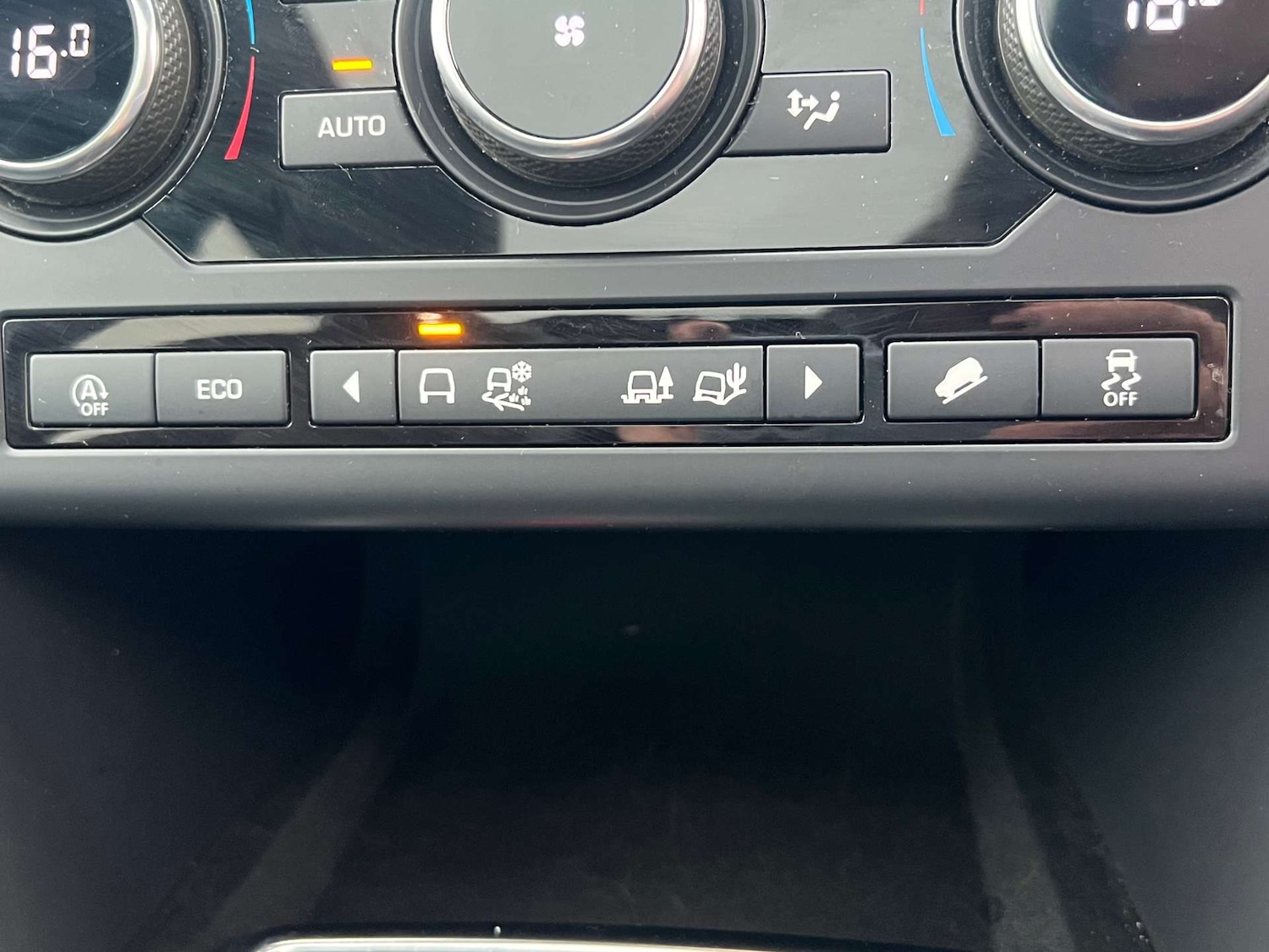 Used Land Rover Discovery Sport 2019 for sale - 76776845: Photo 45