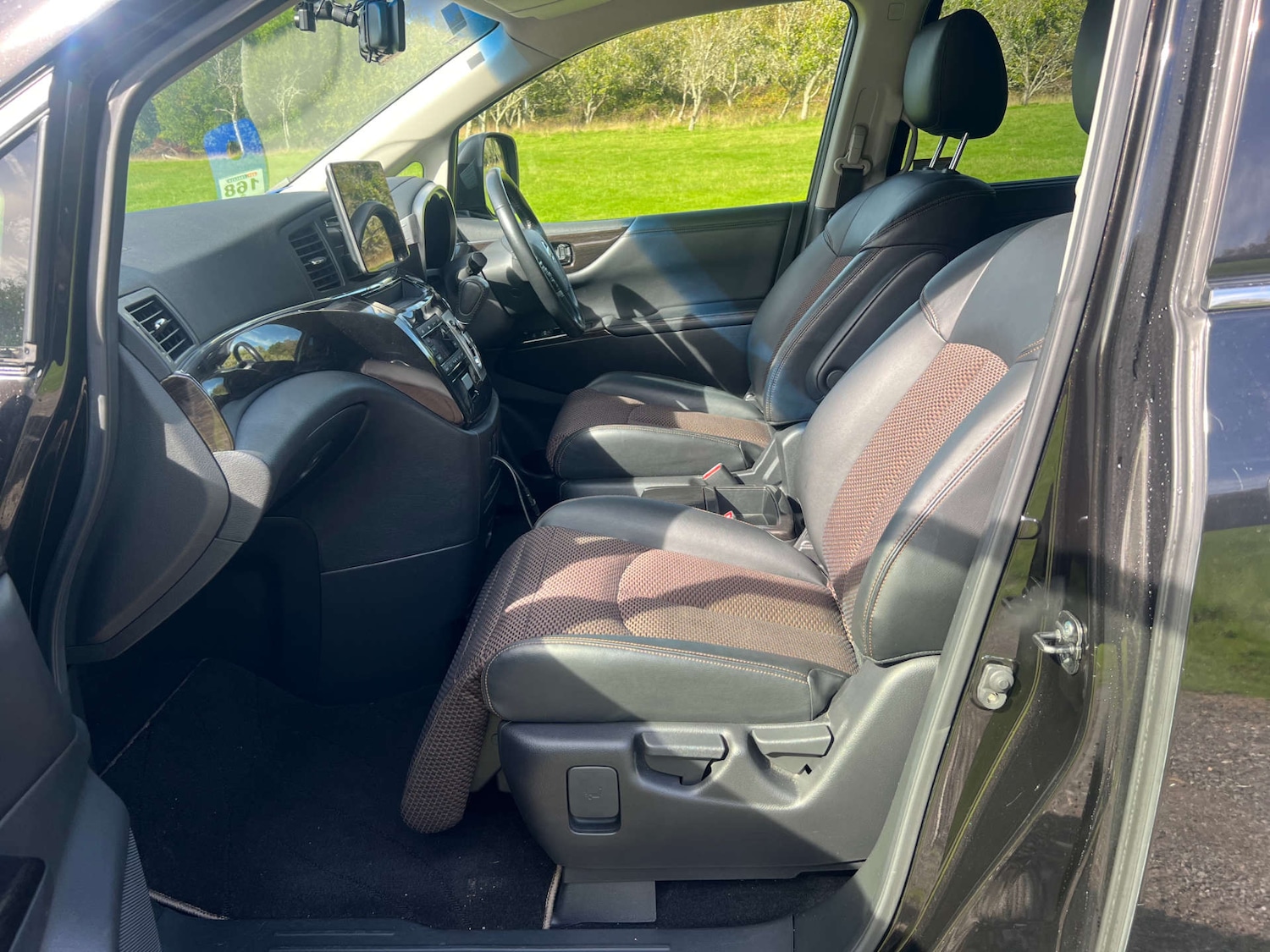 Used Nissan Elgrand 2025 for sale - 77946395: Photo 19