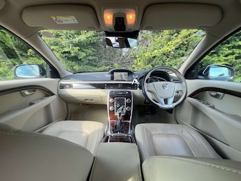 Used Volvo V70 2015 for sale - 79068121: Photo