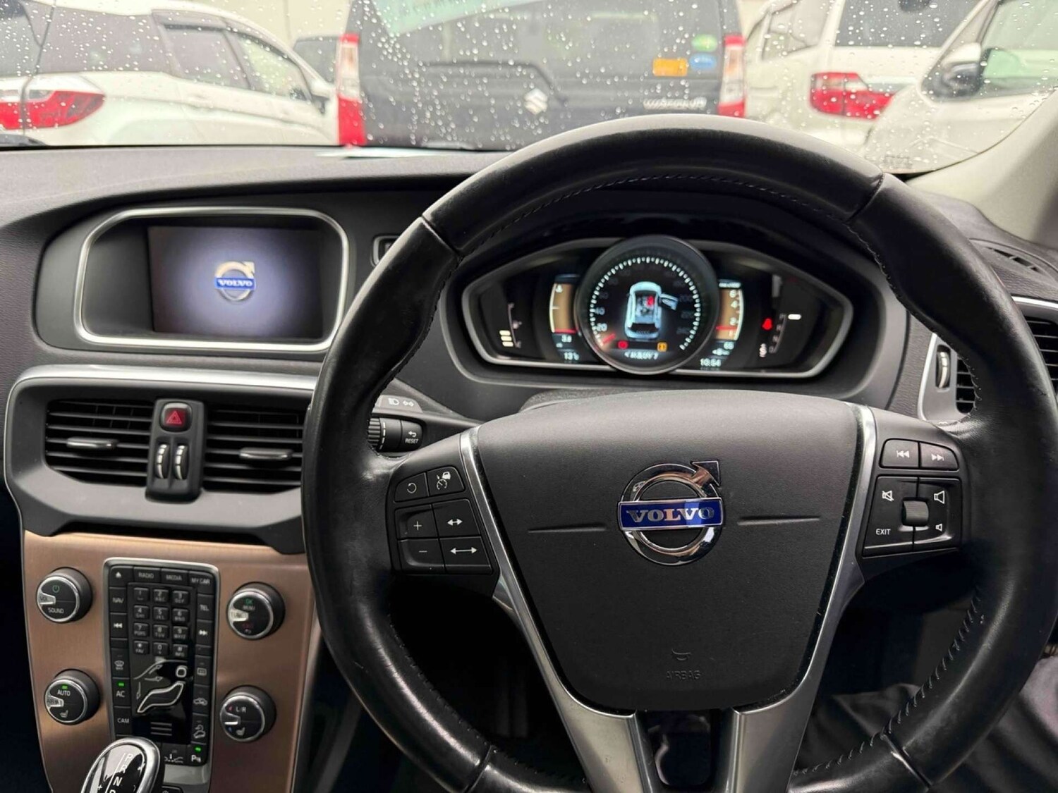 Used Volvo V40 2014 for sale - 77051641: Photo 15