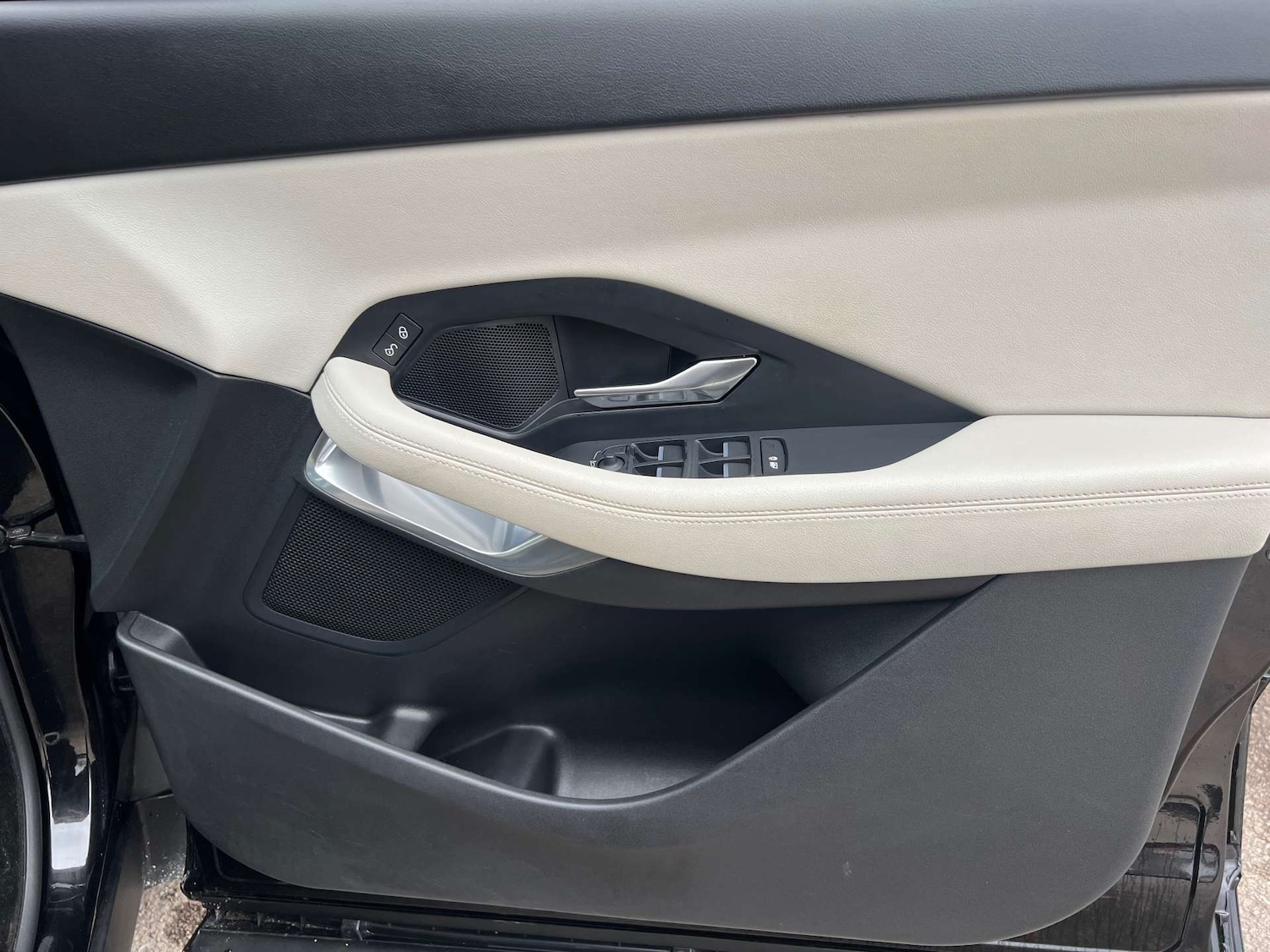 Used Jaguar E-Pace 2018 for sale - 76776872: Photo 14