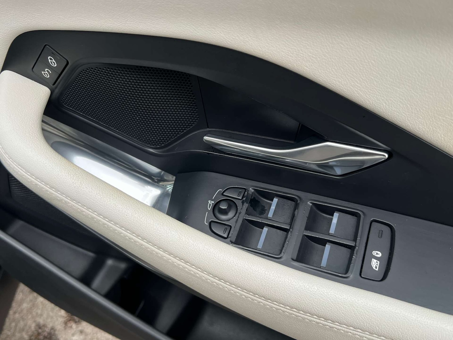 Used Jaguar E-Pace 2018 for sale - 76776872: Photo 15