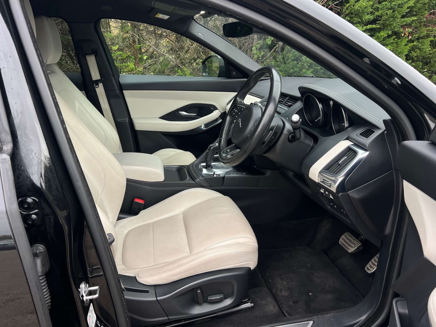 Used Jaguar E-Pace 2018 for sale - 76776872: Photo 17