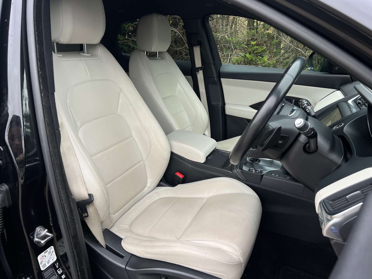 Used Jaguar E-Pace 2018 for sale - 76776872: Photo 18