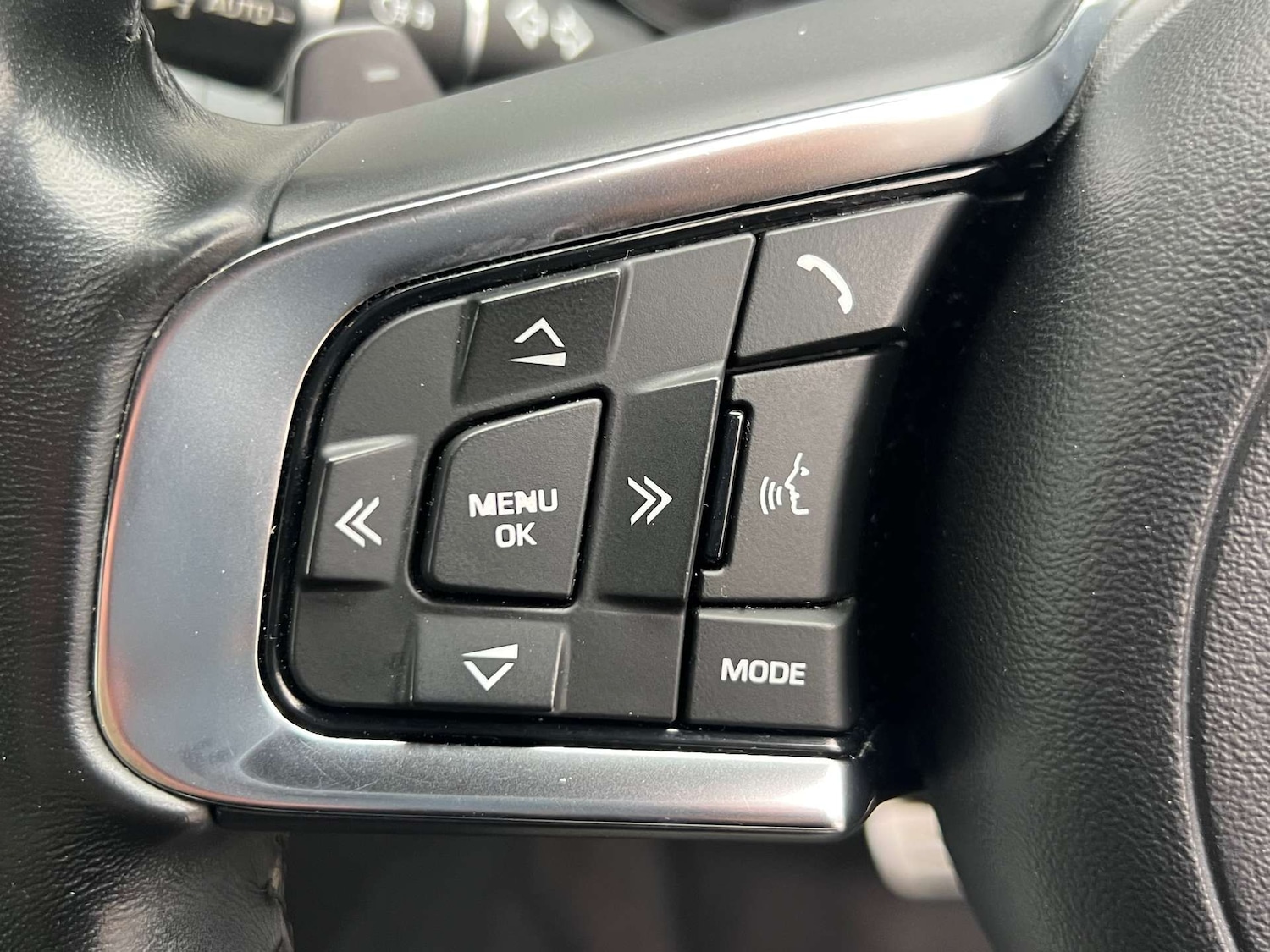 Used Jaguar E-Pace 2018 for sale - 76776872: Photo 26