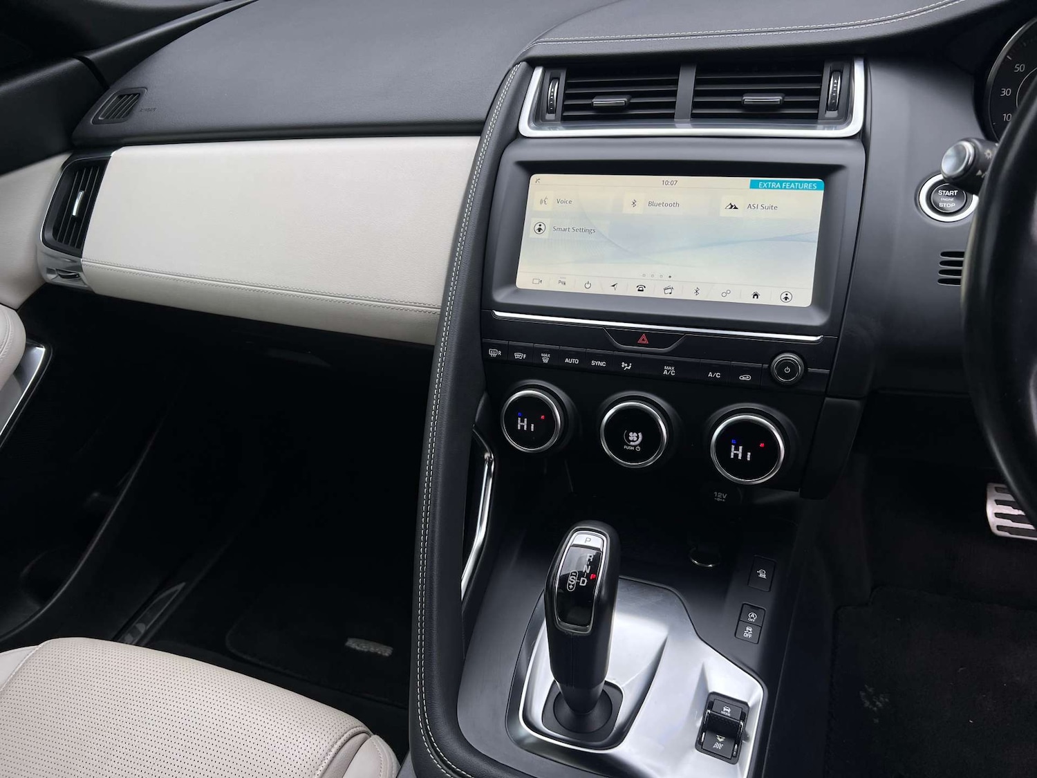 Used Jaguar E-Pace 2018 for sale - 76776872: Photo 32