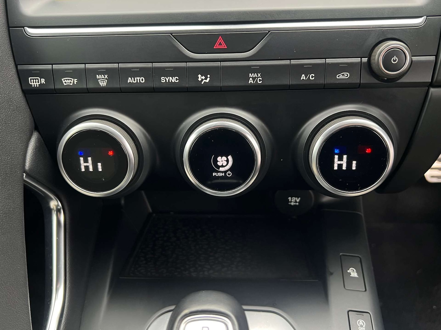 Used Jaguar E-Pace 2018 for sale - 76776872: Photo 34