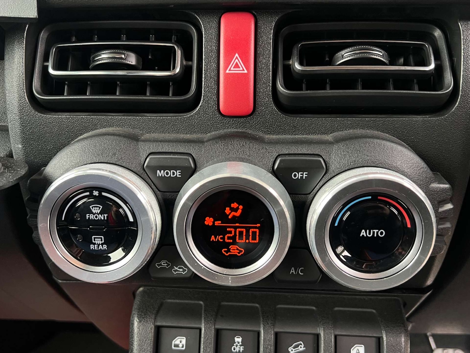 Used Suzuki Jimny 2020 for sale - 76949860: Photo 32