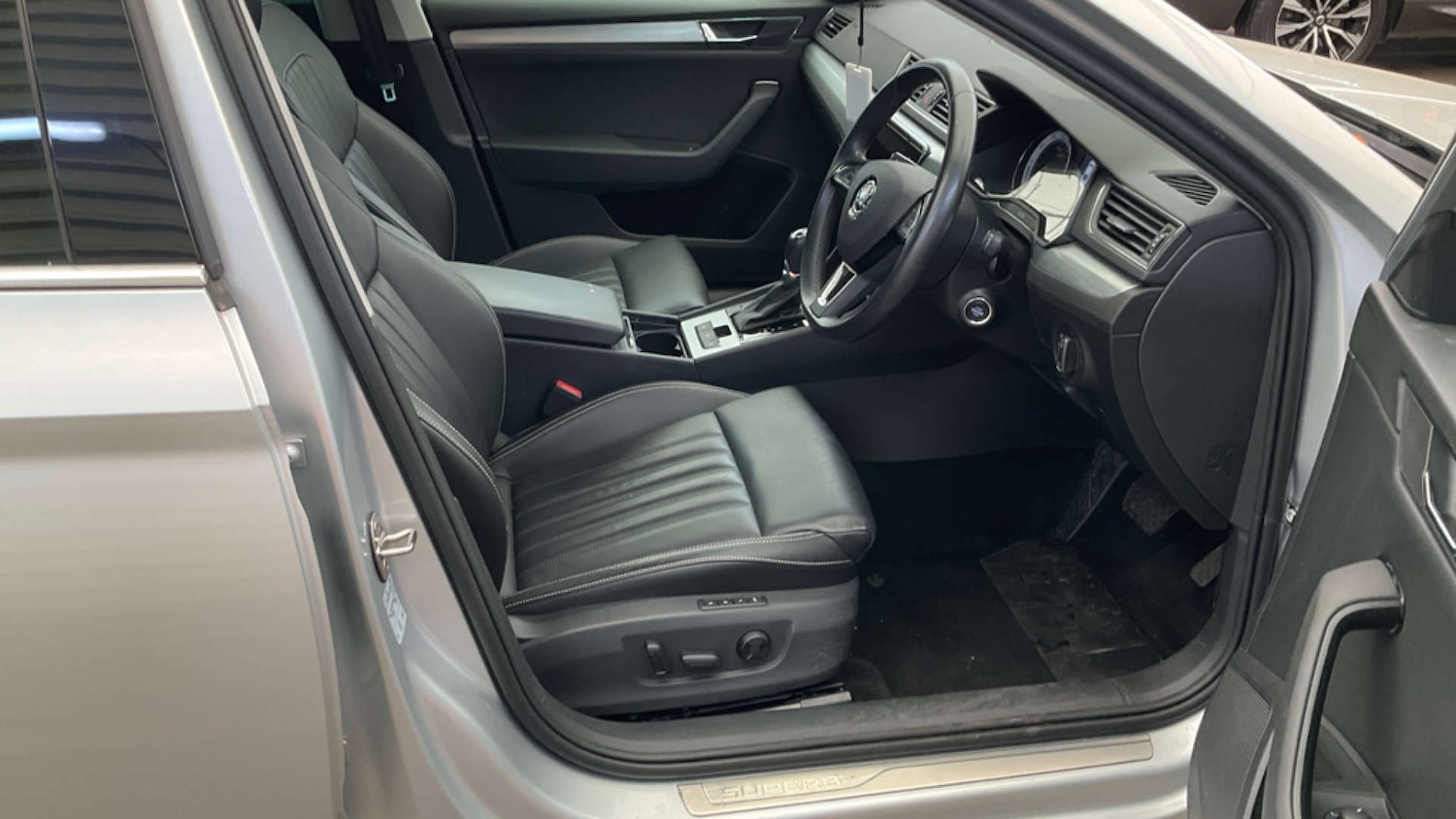 Used Skoda Superb 2025 for sale - 76776919: Photo 2