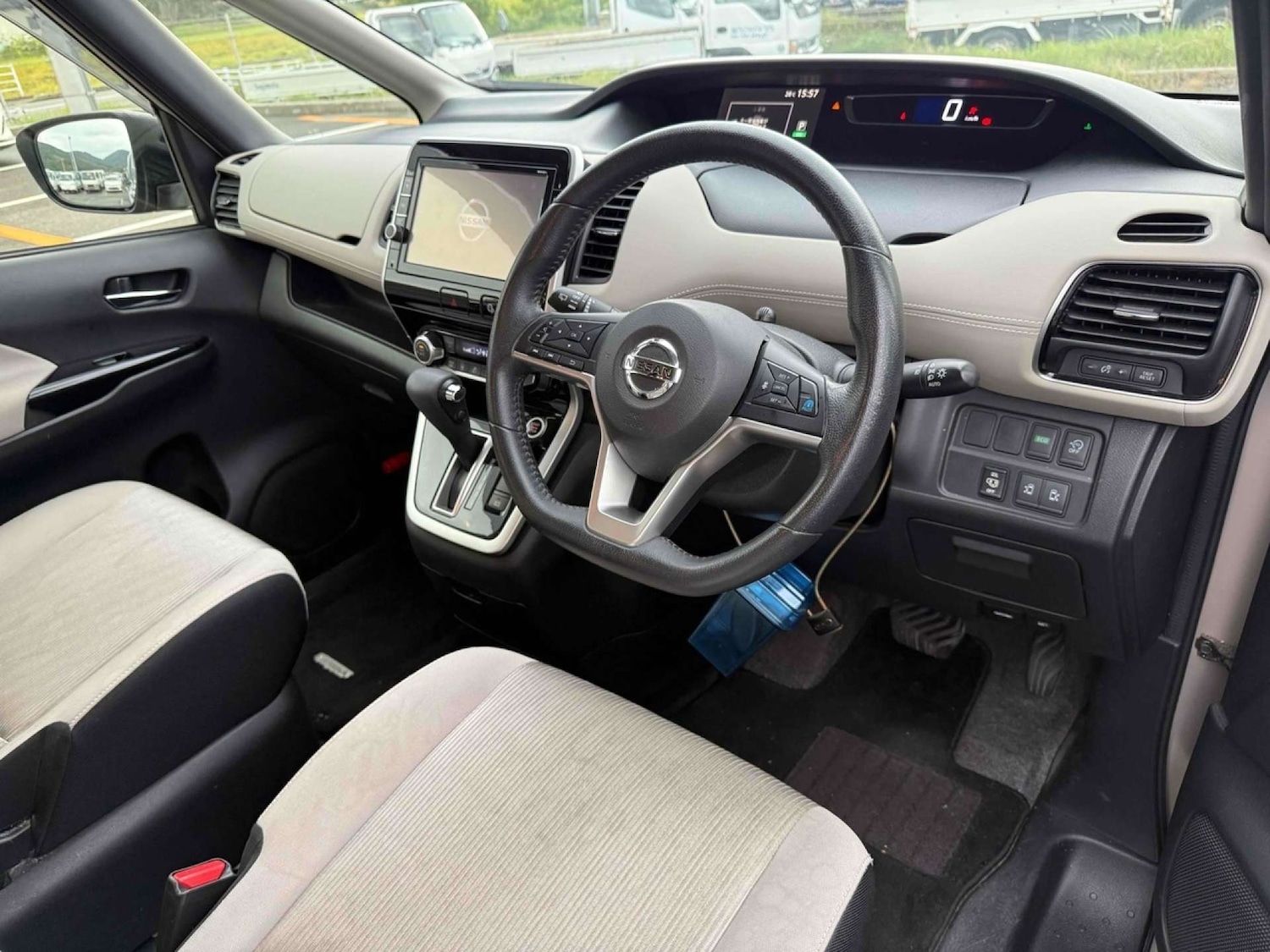 Used Nissan Serena 2017 for sale - 76971078: Photo 12