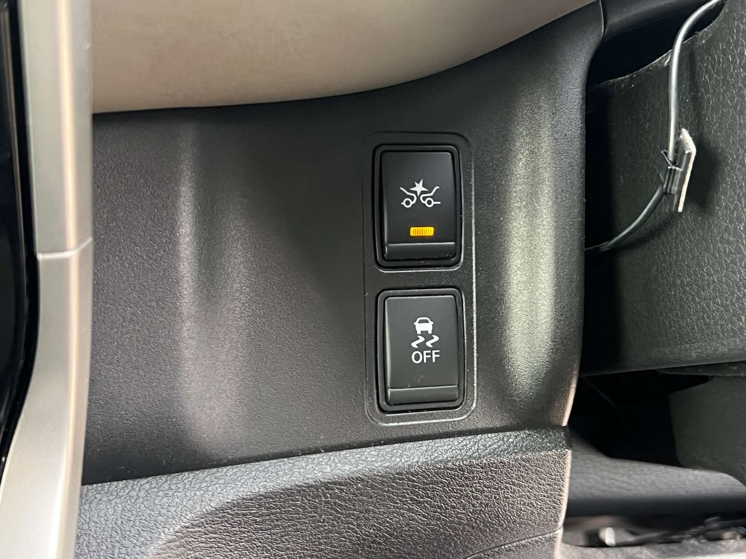 Used Nissan Serena 2017 for sale - 76971078: Photo 27