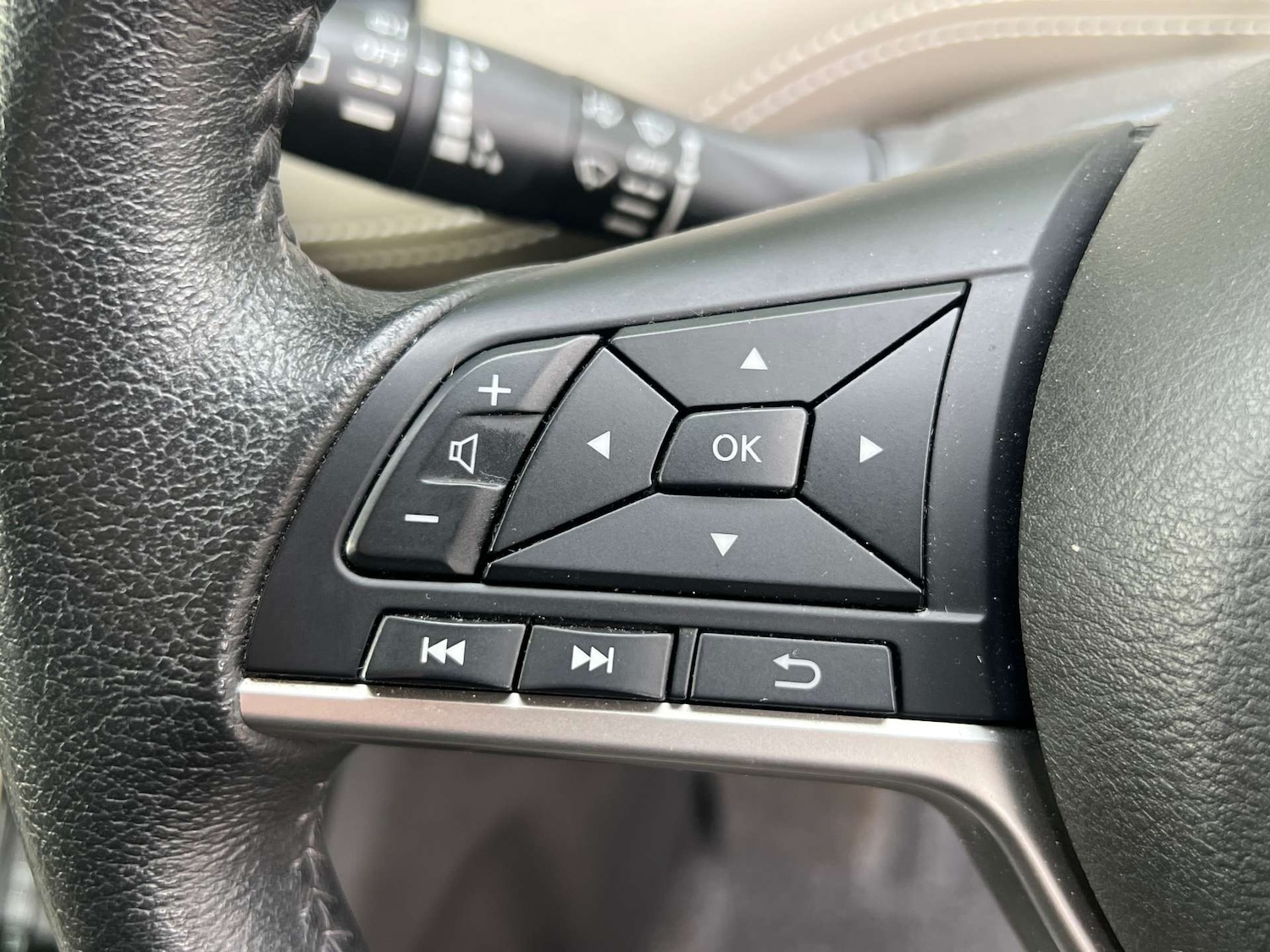 Used Nissan Serena 2017 for sale - 76971078: Photo 28