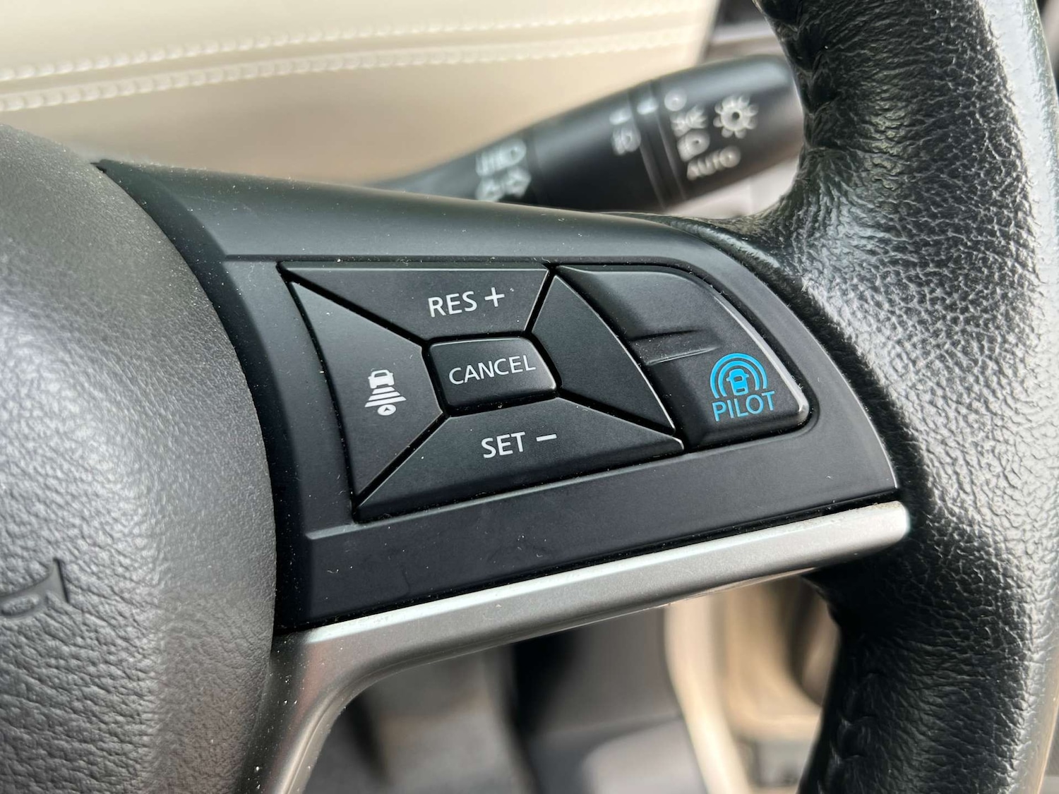 Used Nissan Serena 2017 for sale - 76971078: Photo 29