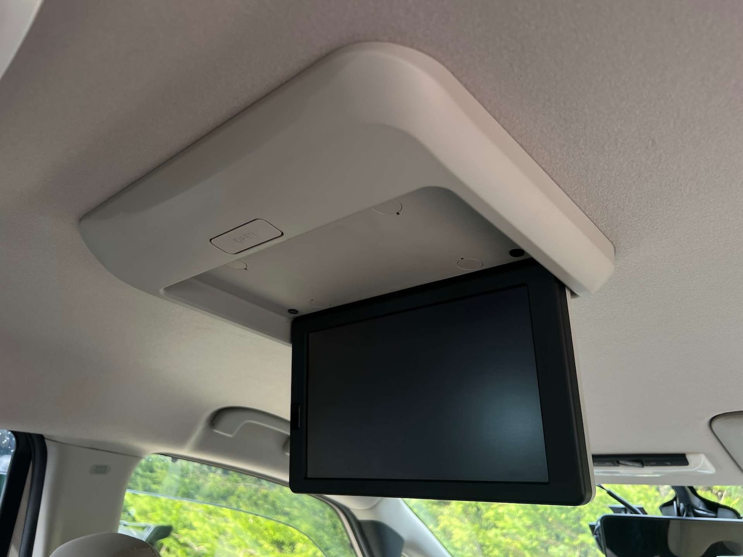 Used Nissan Serena 2017 for sale - 76971078: Photo 43