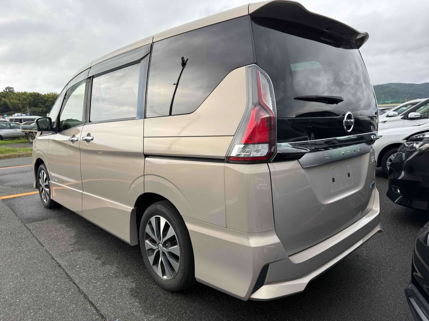 Used Nissan Serena 2017 for sale - 76971078: Photo 7
