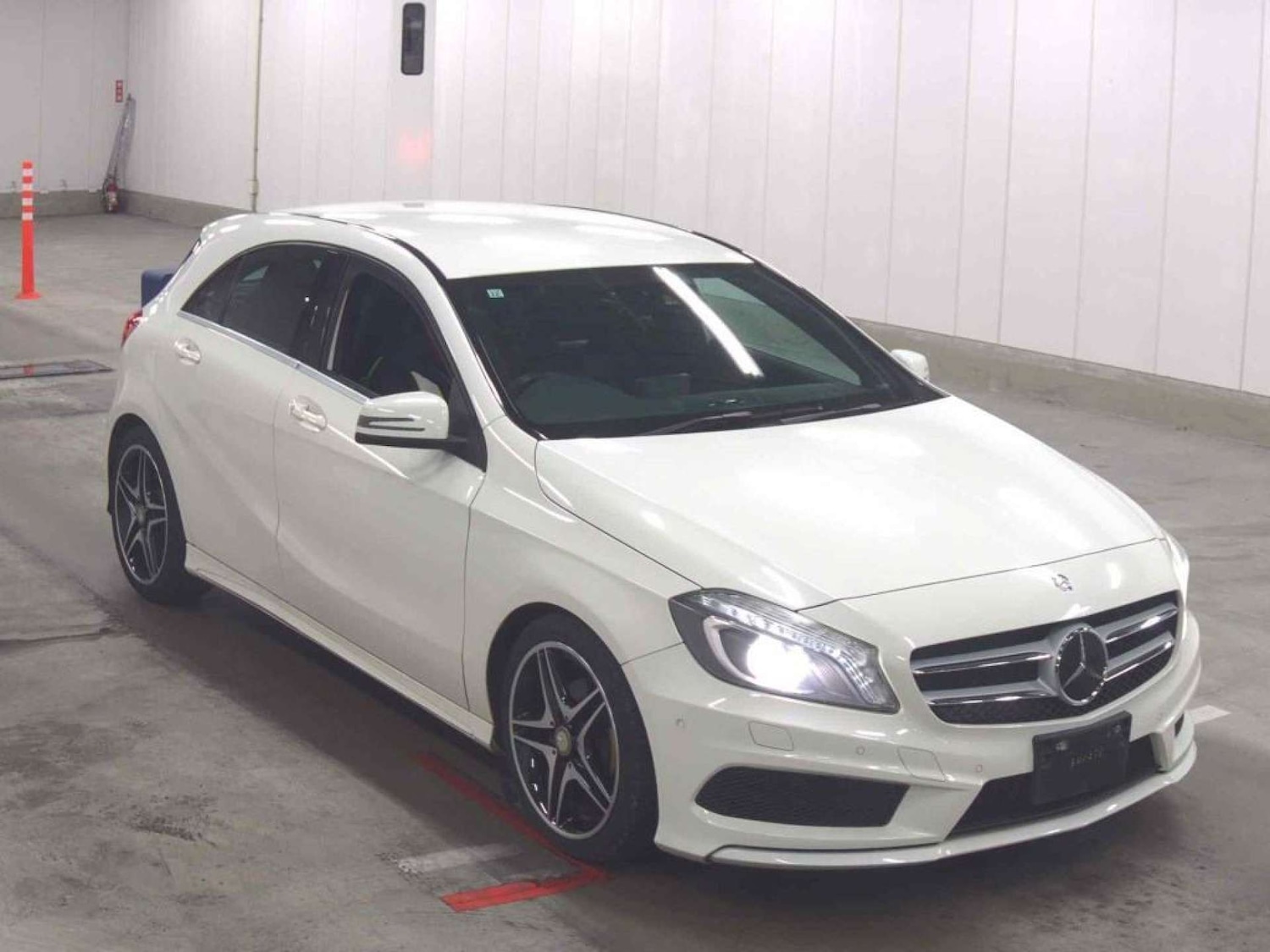 Used Mercedes-Benz A-Class 2013 for sale - 77336975: Photo 2