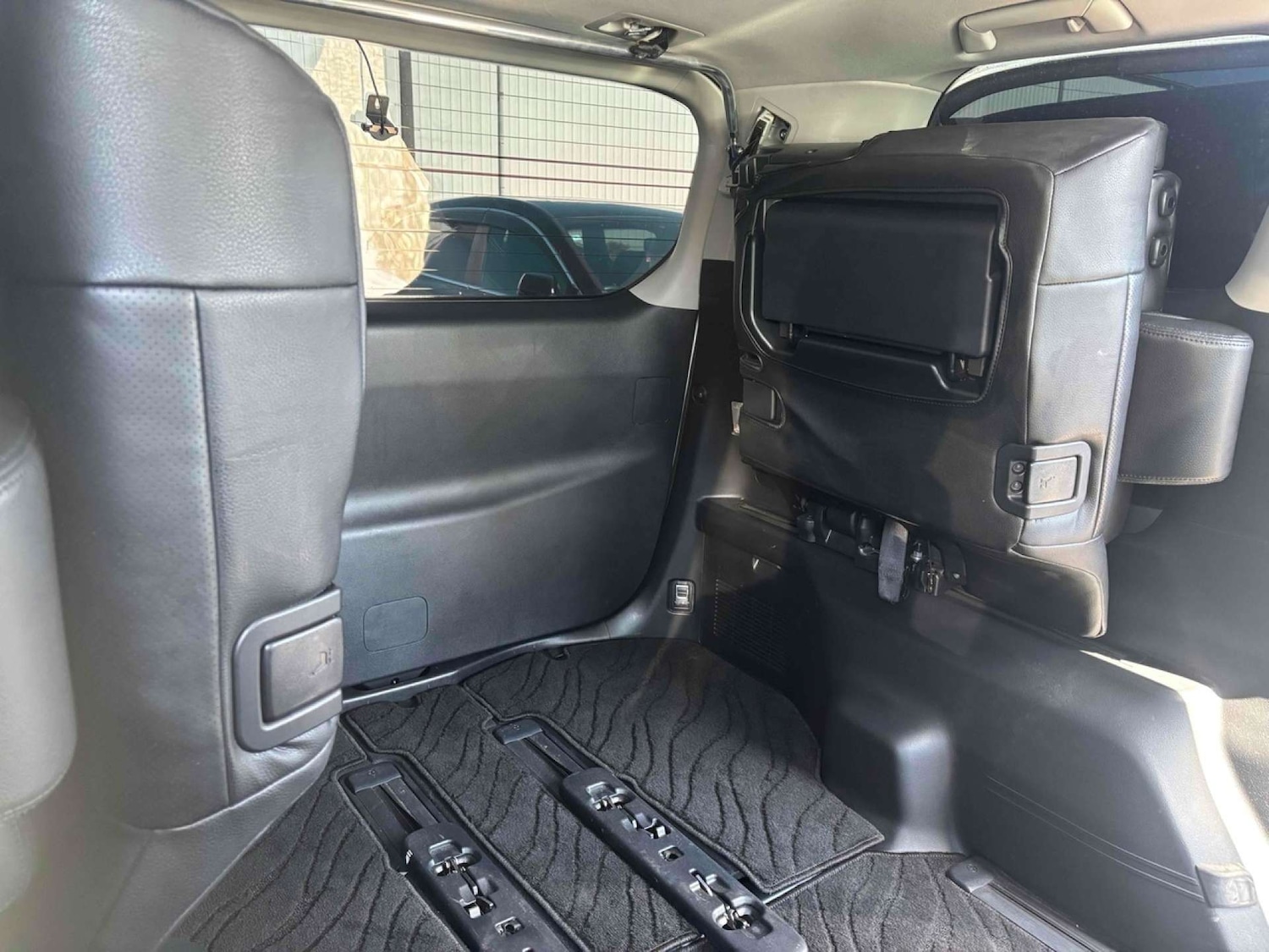 Used Toyota Alphard 2015 for sale - 76973931: Photo 10