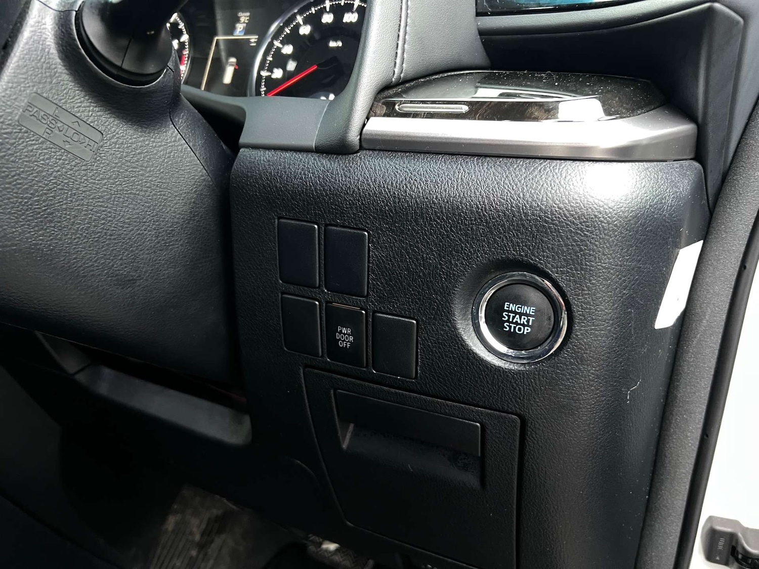 Used Toyota Alphard 2015 for sale - 76973931: Photo 34