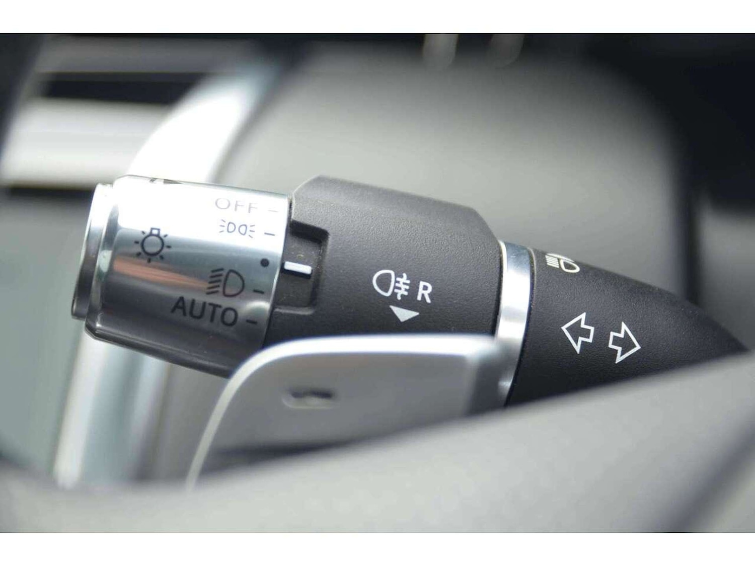 Used Land Rover Discovery Sport 2021 for sale - 76776879: Photo 25