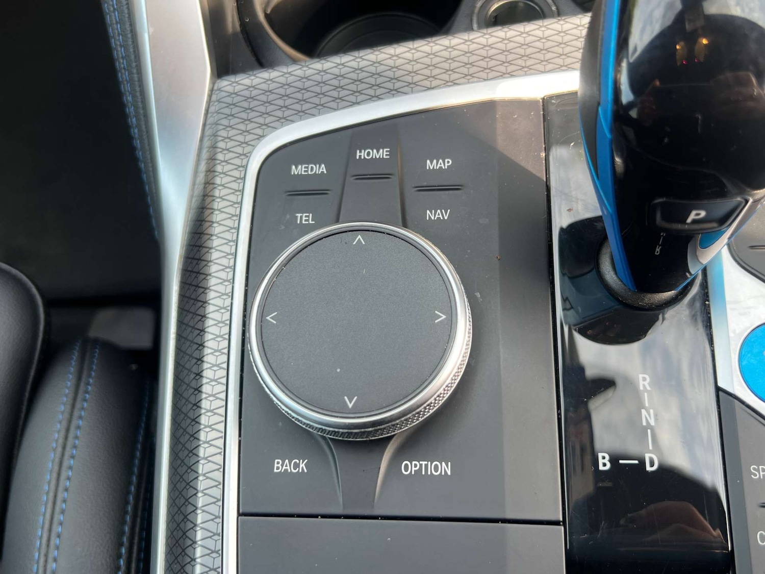 Used BMW i4 2022 for sale - 76776955: Photo 40