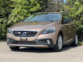 Used Volvo V40 2016 for sale - 79058500: Photo