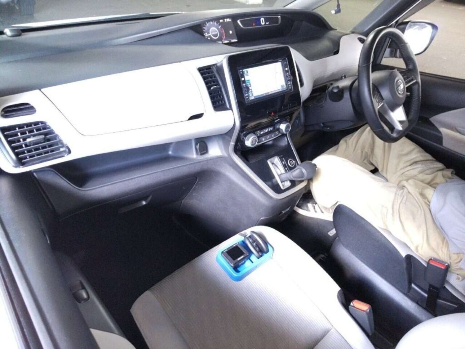 Used Nissan Serena 2018 for sale - 76983882: Photo 12