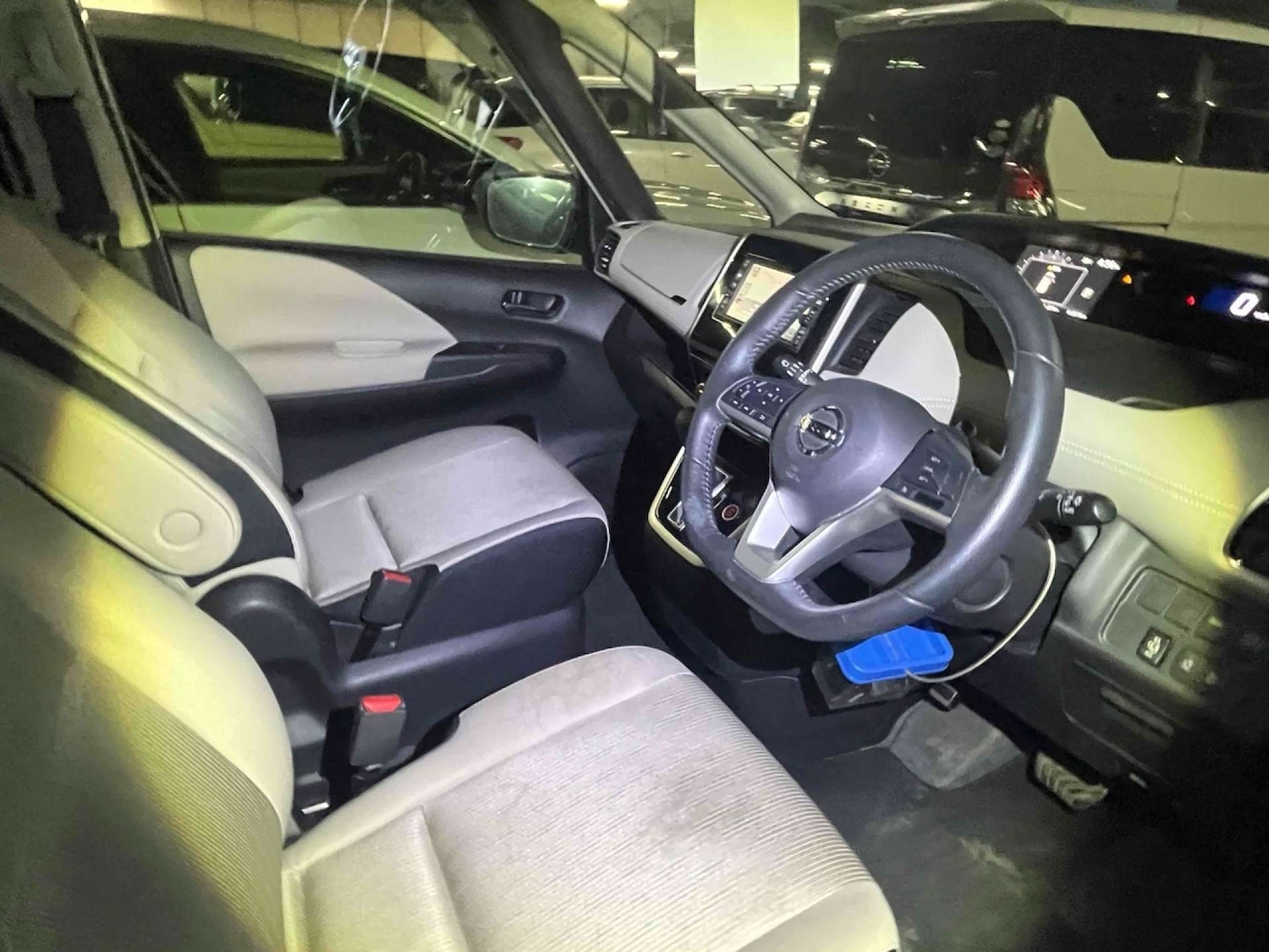 Used Nissan Serena 2018 for sale - 76983882: Photo 13