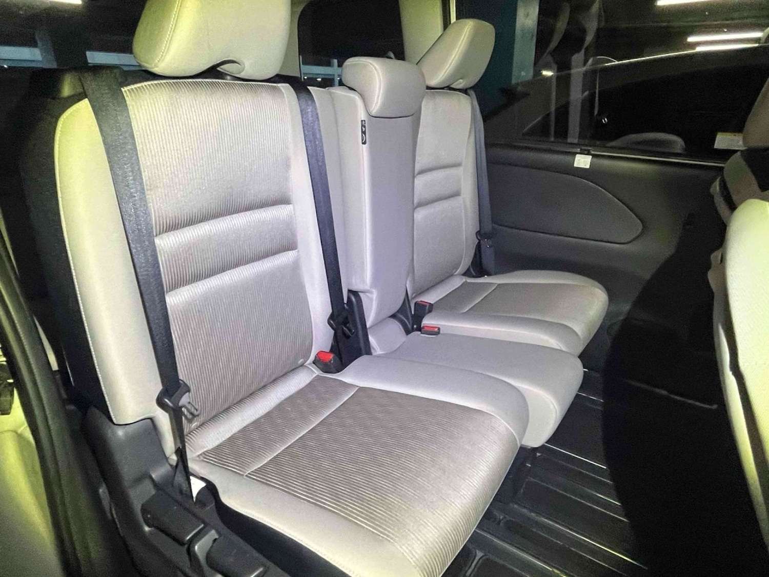 Used Nissan Serena 2018 for sale - 76983882: Photo 16