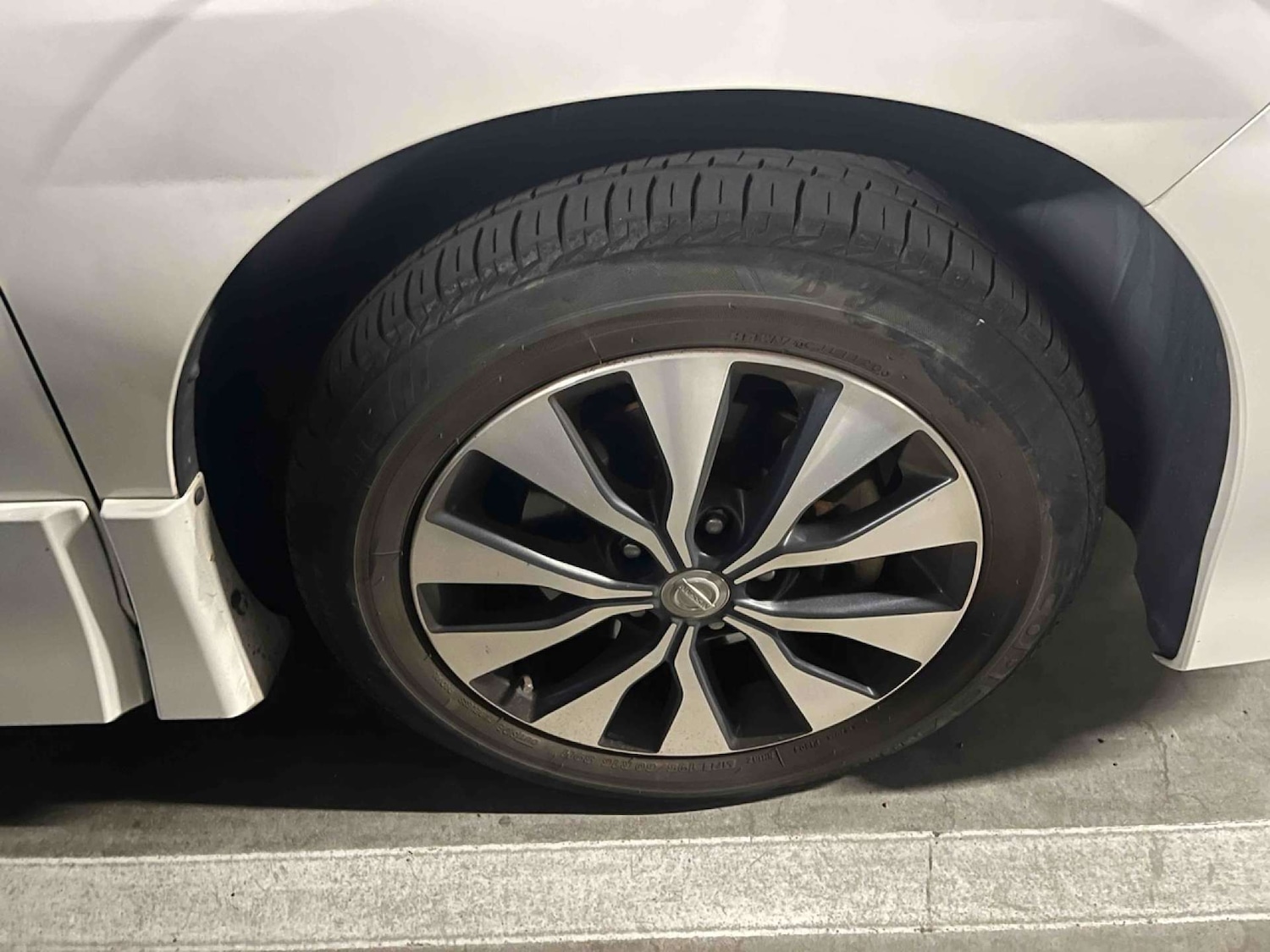 Used Nissan Serena 2018 for sale - 76983882: Photo 22