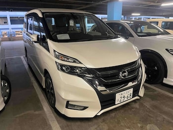 Used Nissan Serena 2018 for sale - 76983882: Photo