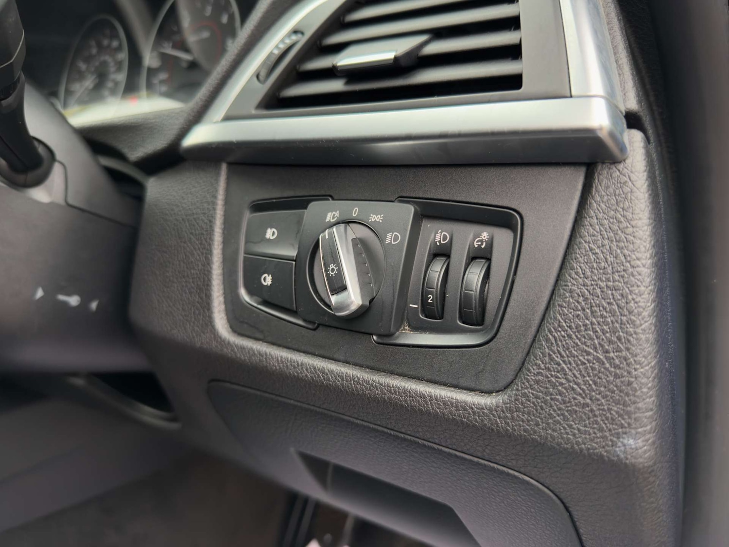 Used BMW 3 Series 2019 for sale - 76777000: Photo 27