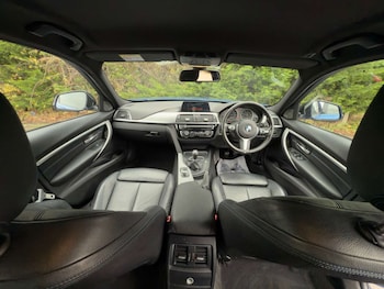 Used BMW 3 Series 2019 for sale - 76777000: Photo