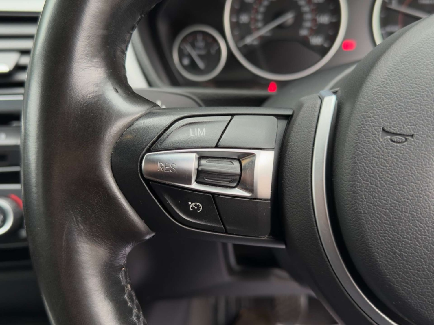 Used BMW 3 Series 2019 for sale - 76777000: Photo 30