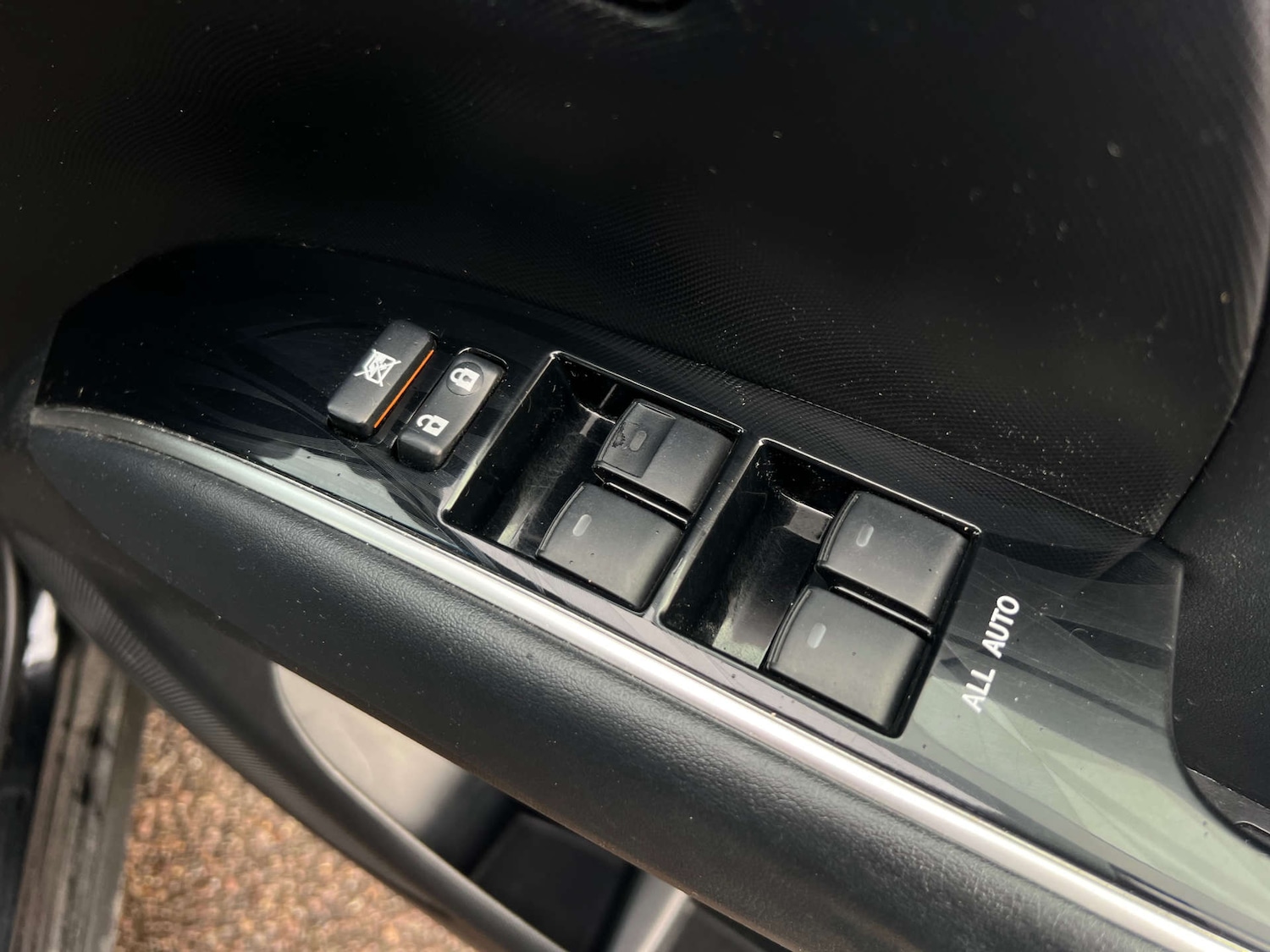 Used Toyota Estima 2015 for sale - 77950373: Photo 14