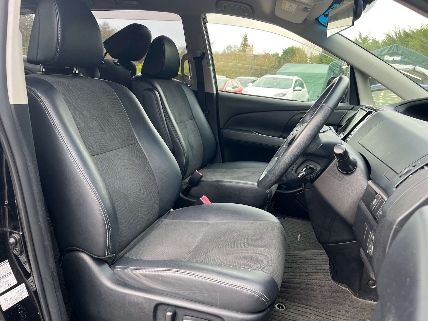 Used Toyota Estima 2015 for sale - 77950373: Photo 18