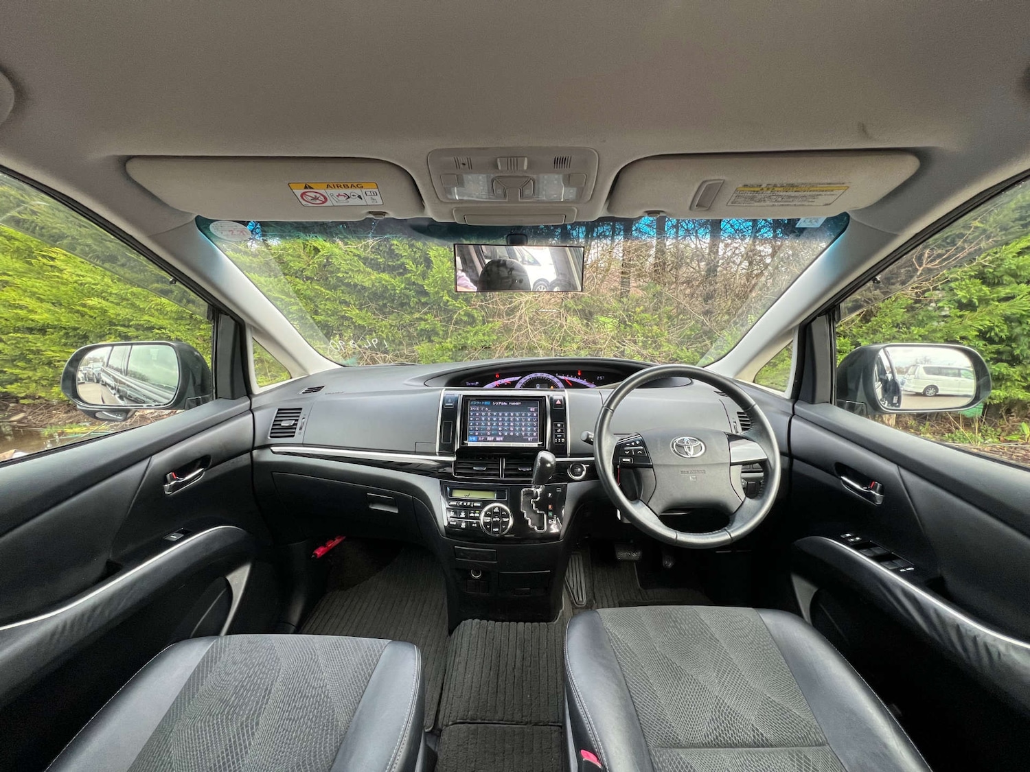 Used Toyota Estima 2015 for sale - 77950373: Photo 2